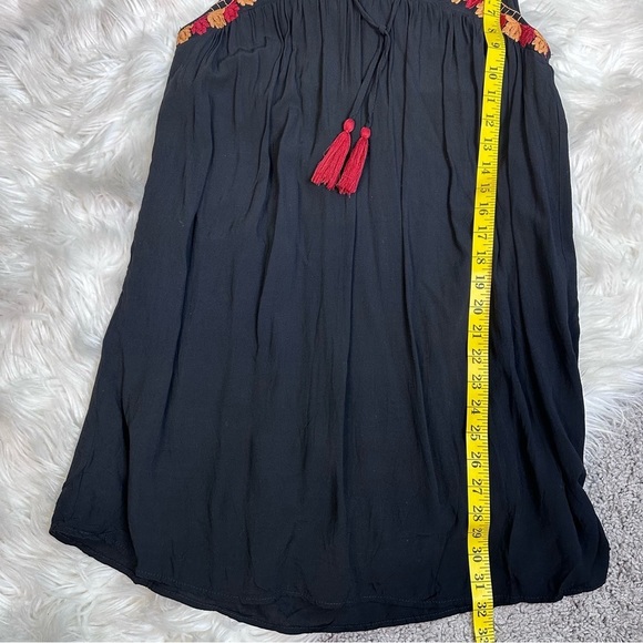 Black shift dress with embroidery nwt - Picture 9 of 9